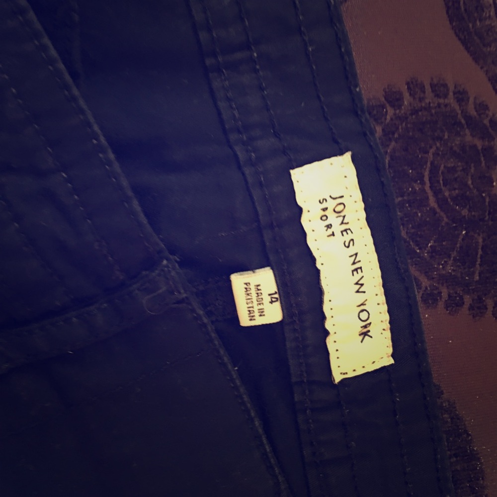 Gently used jones New York Capri pants
